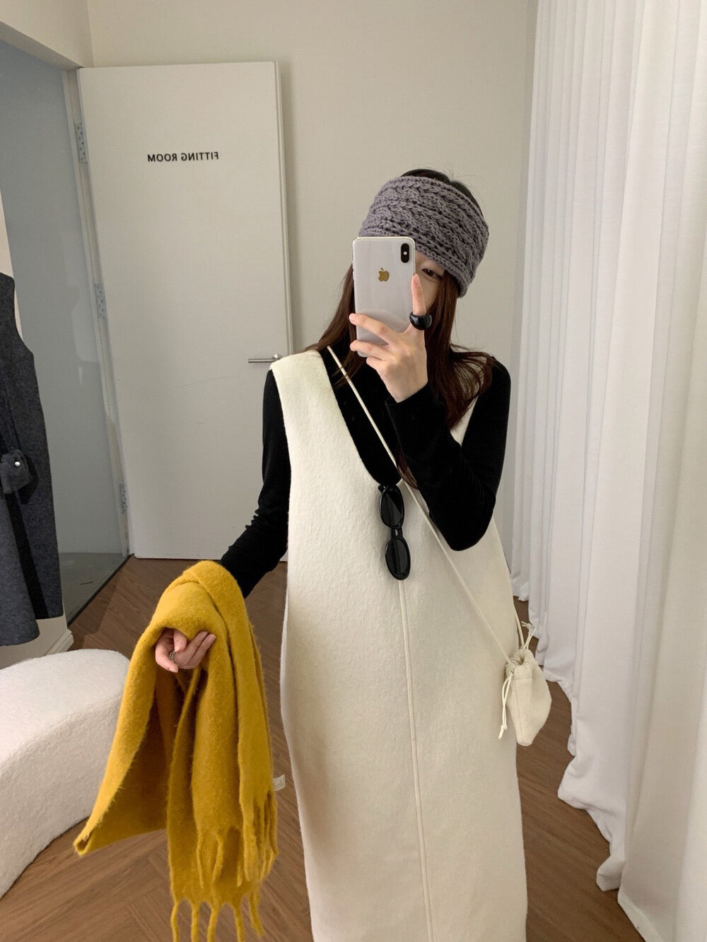 // 50%wool柔軟U領背心OPS(連袋仔)