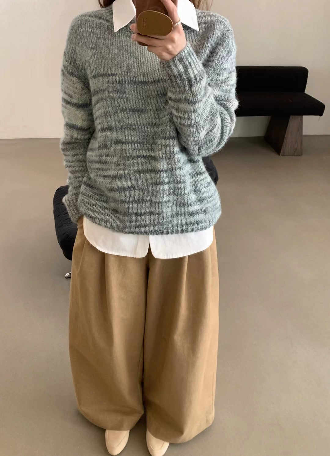 // 超好看的雜色花線圓領毛衣