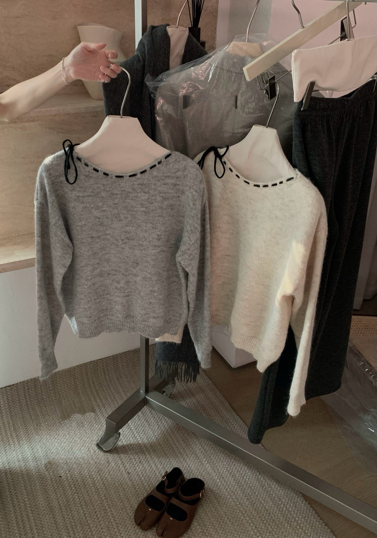 // 精緻撞色穿繩蝴蝶結毛絨感NT