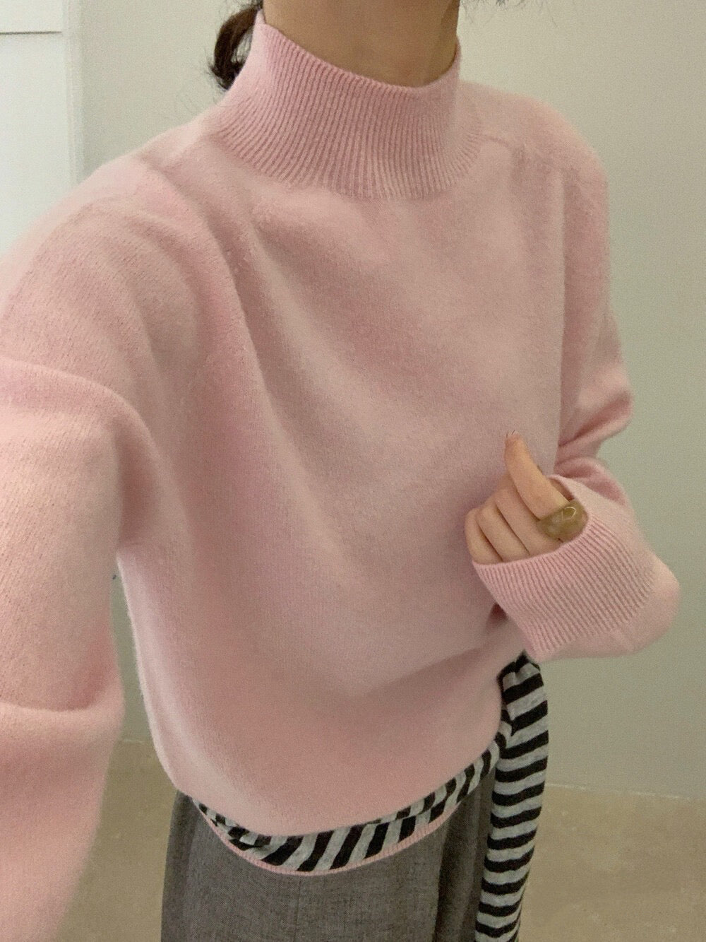 // 100%綿羊毛無縫一體小立領針織上衣