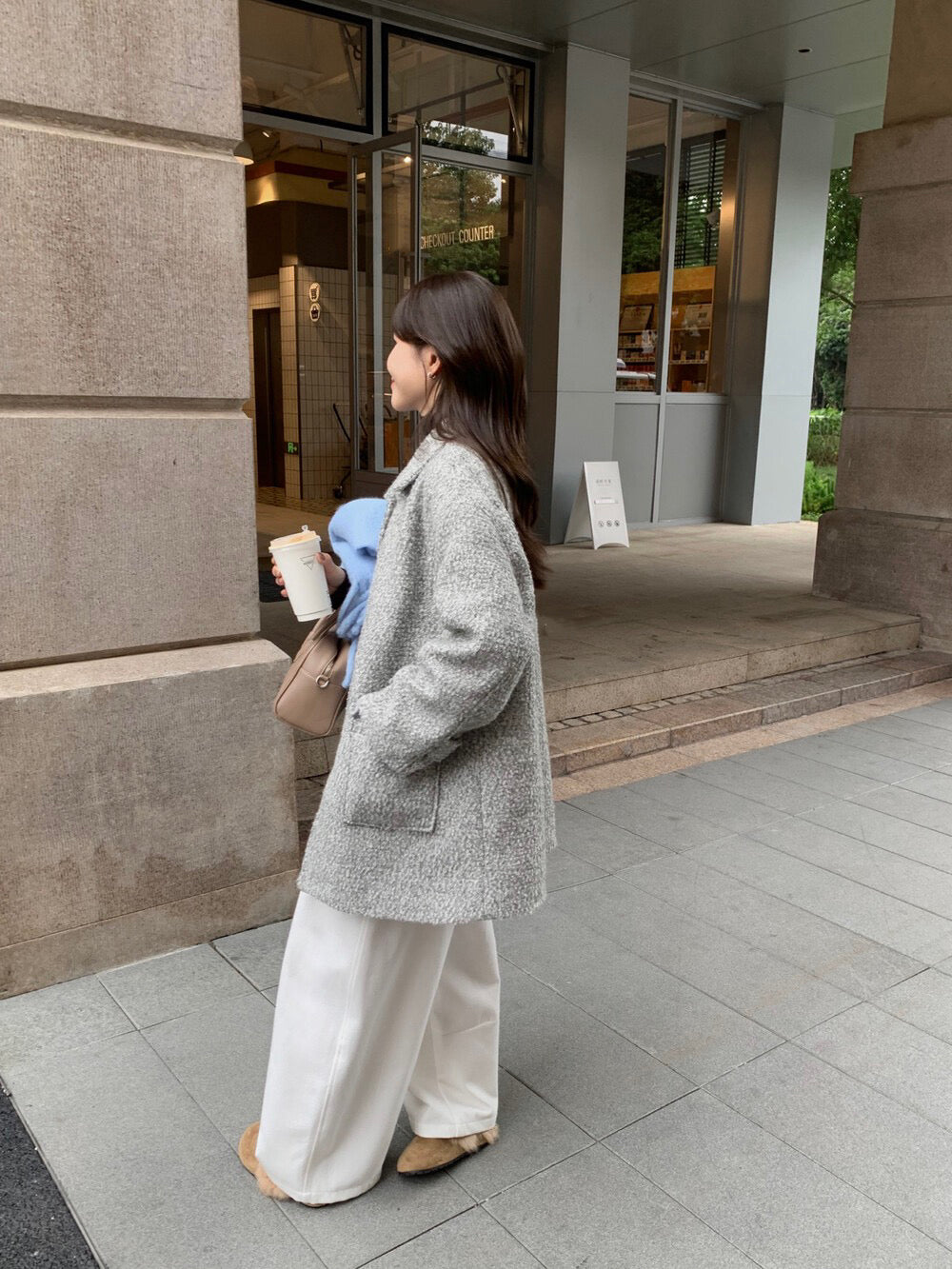 // 70%羊毛簡約翻領中長外套