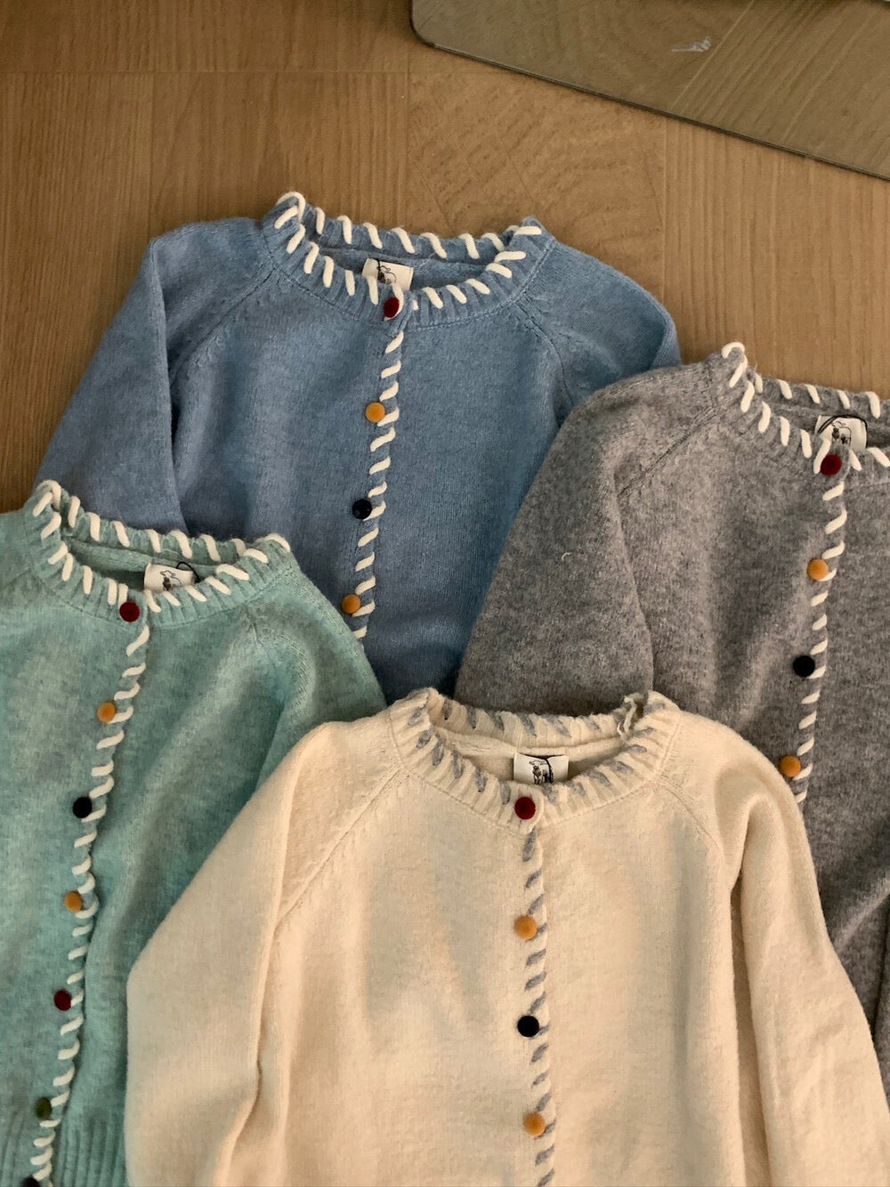 // 6%羊毛手縫線包邊彩扣CD