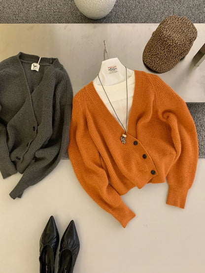 // 設計感交叉側鈕扣深V毛衣