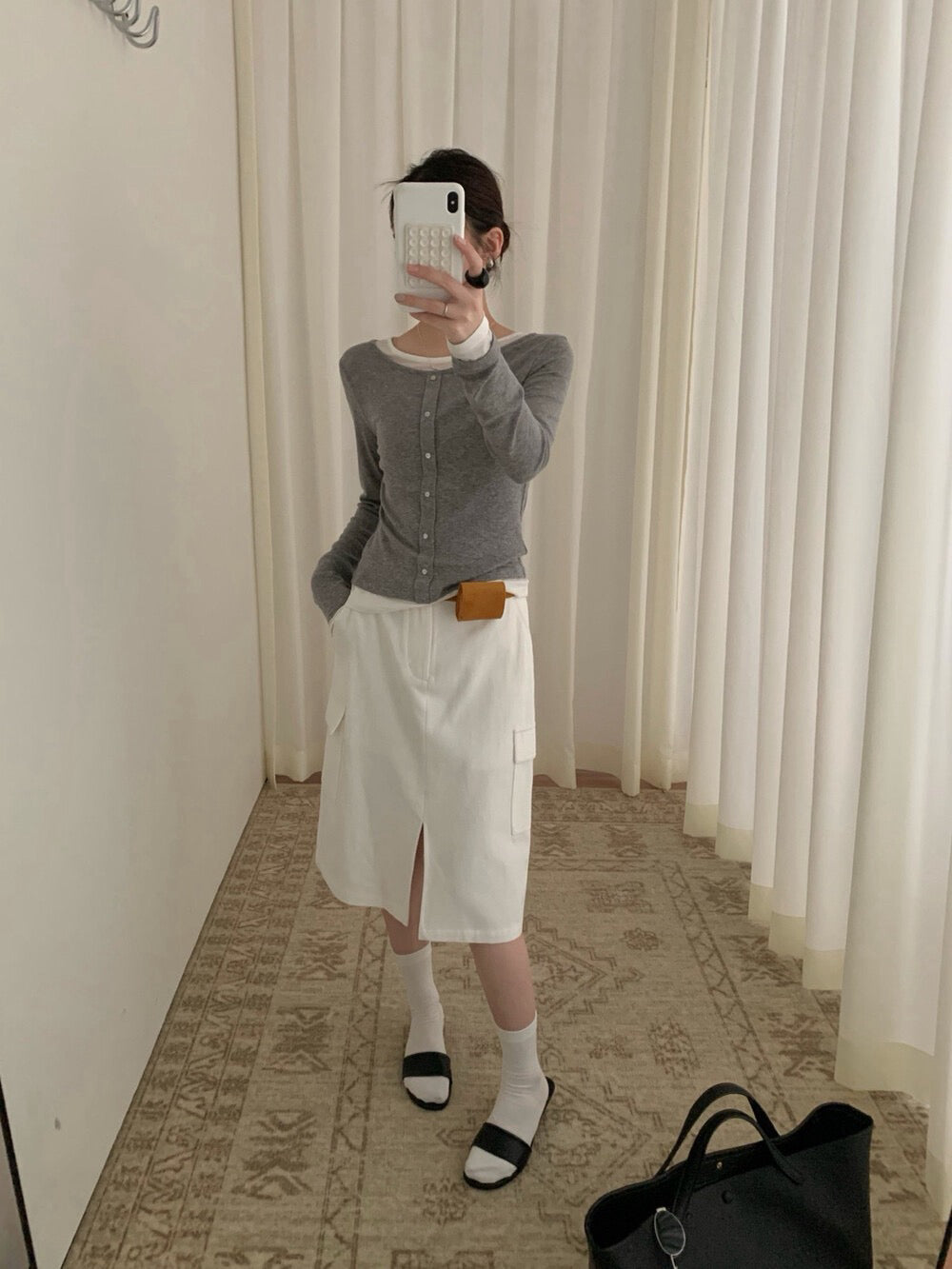 // 超親膚天絲料假兩件鈕扣上衣
