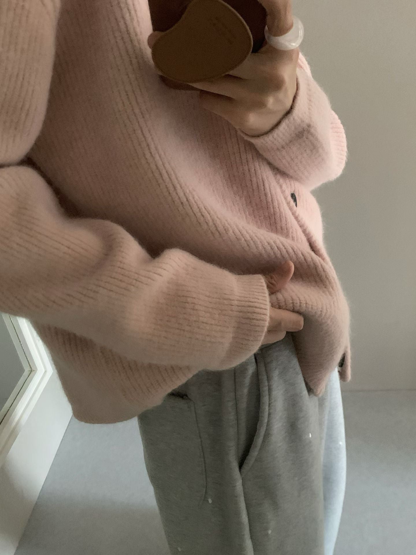 // 12色超美色系V領排扣羊絨紗CD