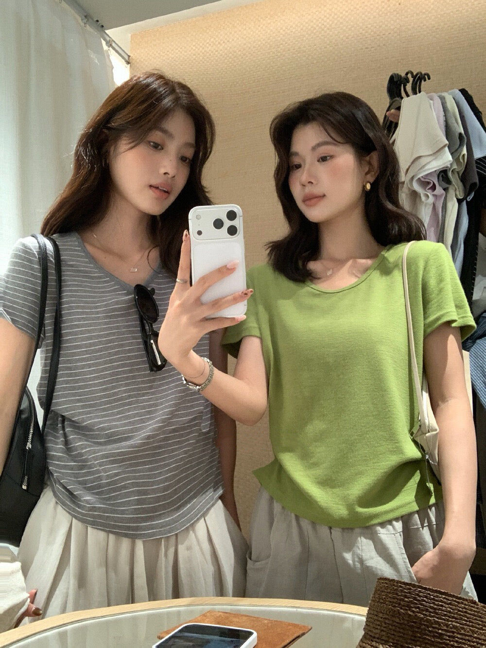B64 / 熱賣12色U領純色TEE