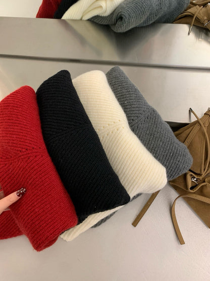 // 溫柔小性感掛頸毛衣