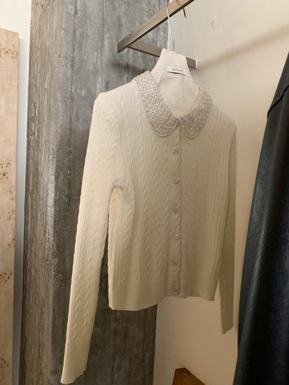 // 33%羊毛重工珍珠領麻花NT