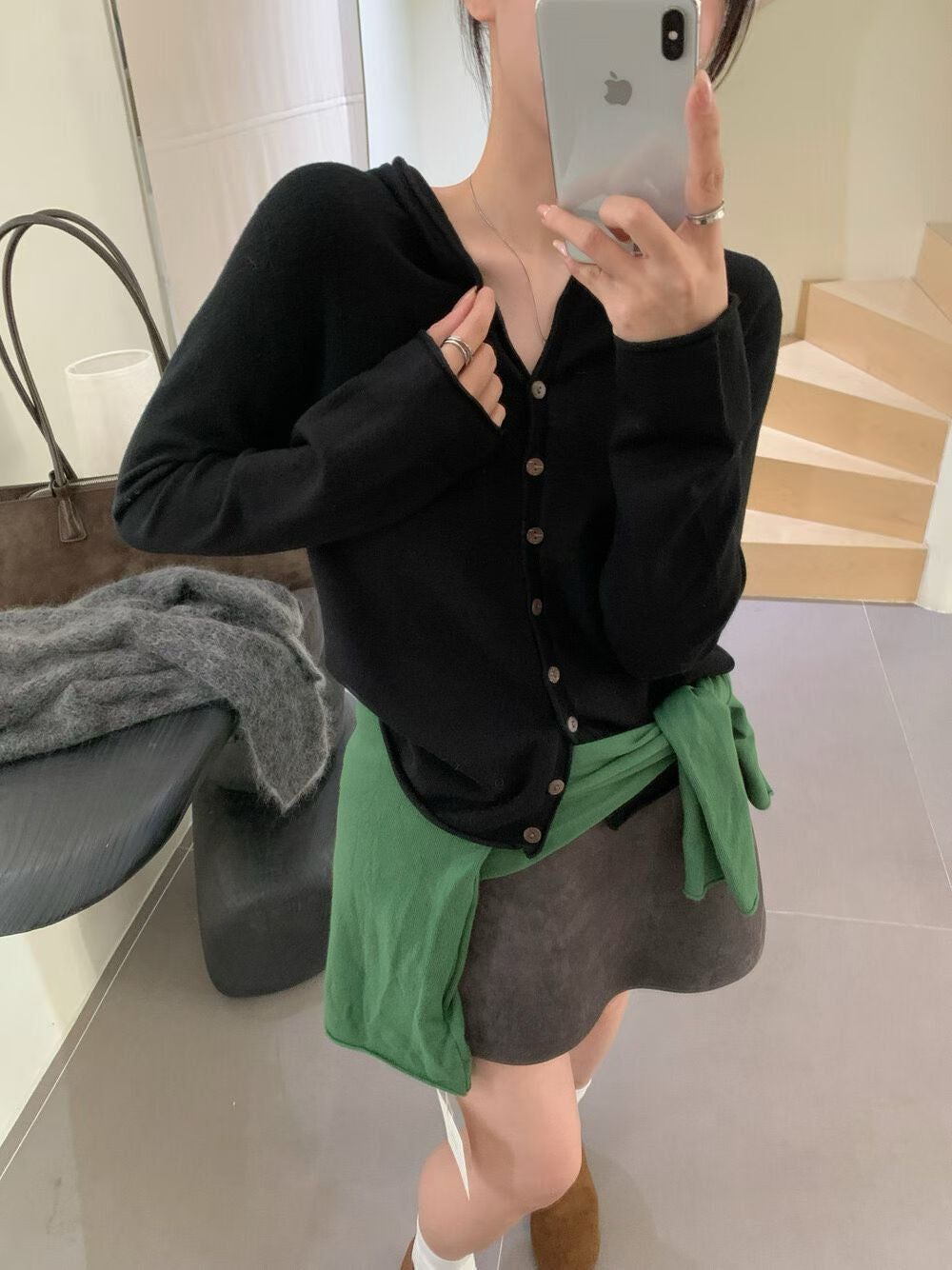 // 顏色美美的連帽薄針織外套