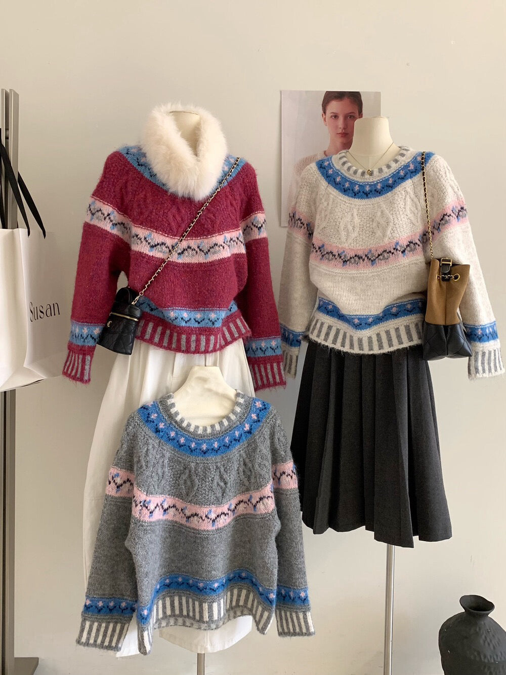 // 顏色超美的軟糯花紋毛衣