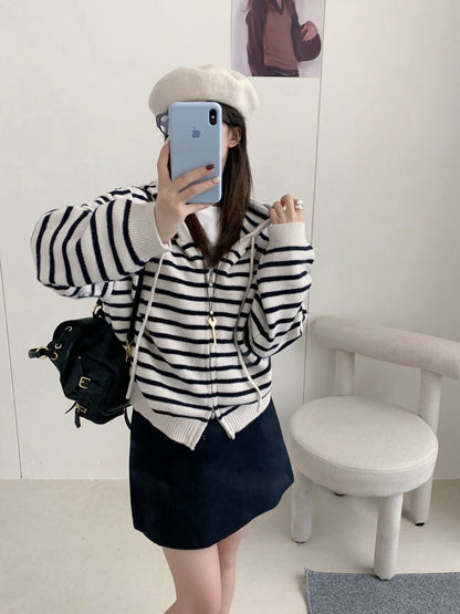 // 鬆弛感上下拉鍊連帽間條CD