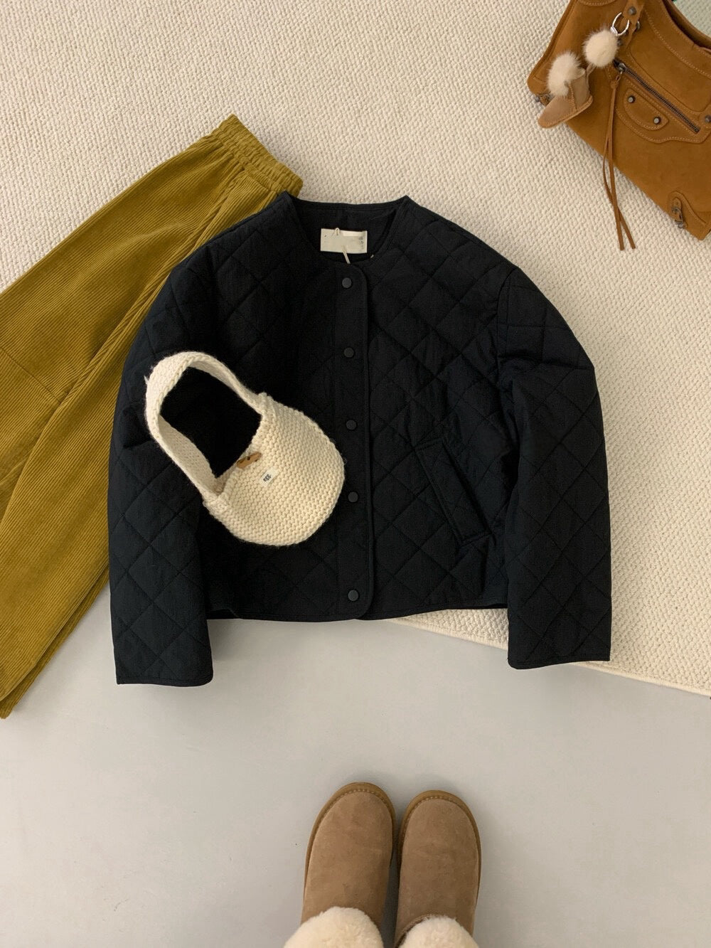 // 簡約菱格薄夾棉圓領外套