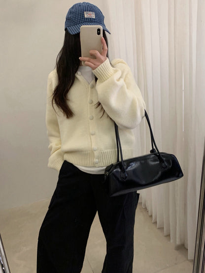 // 質感包扣連帽排扣毛衣