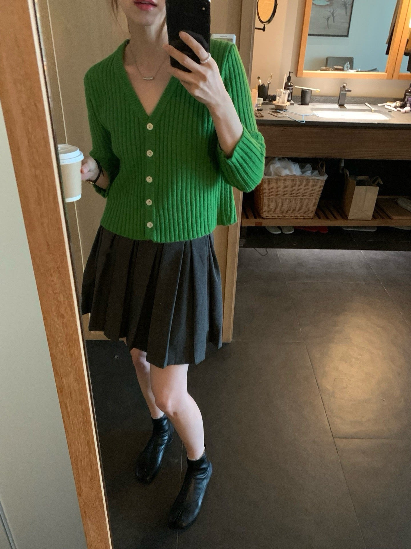 // 復古色調背後手織標直坑紋CD