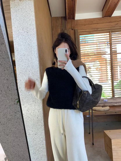 // 毛毛茸疊穿針織背心