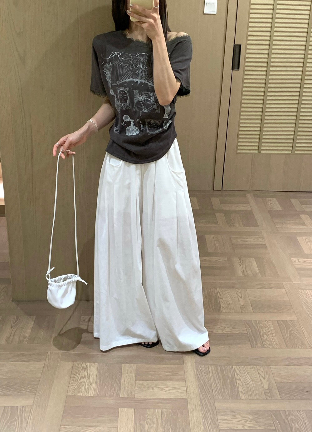 P26 / 100%棉質超顯瘦壓褶闊腳休閒褲
