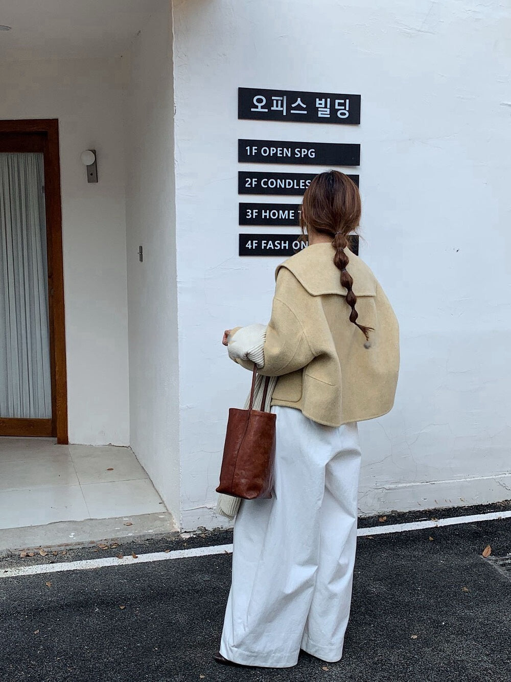 // 100%羊毛可愛娃娃領手工外套