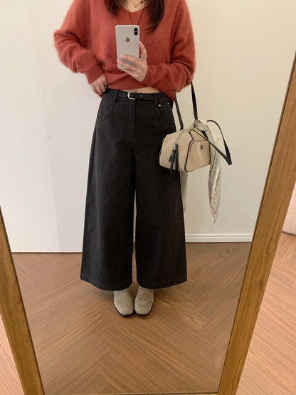 // 褲型100分微A直筒九分磨毛褲