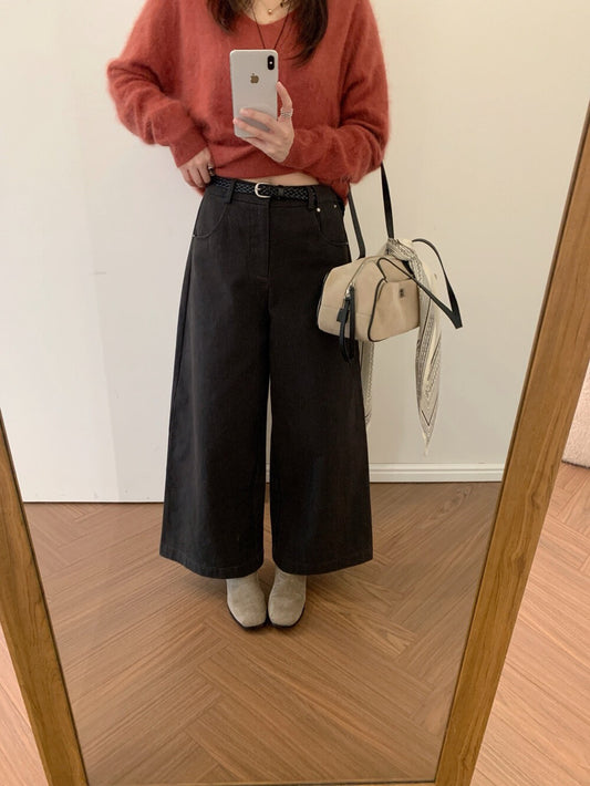 // 褲型100分微A直筒九分磨毛褲