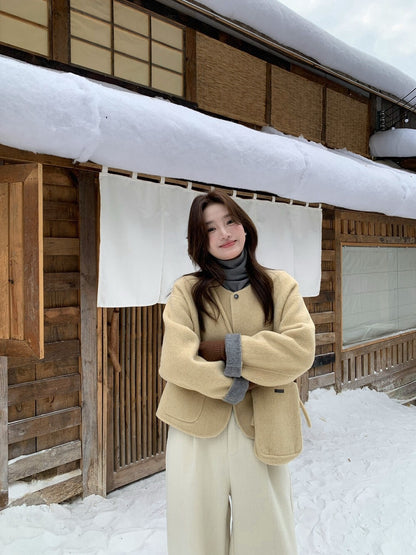 // 100%羊毛弧邊口袋特別鈕扣手工外套(連袋仔)