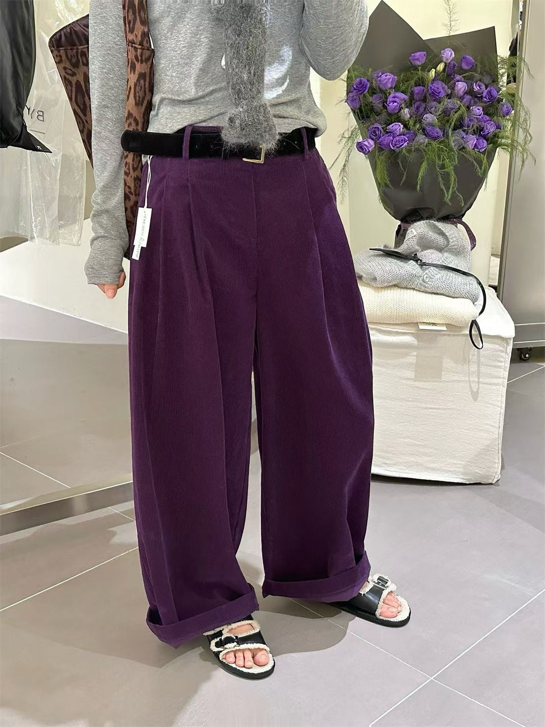 // 連絨面腰帶壓褶燈芯絨褲