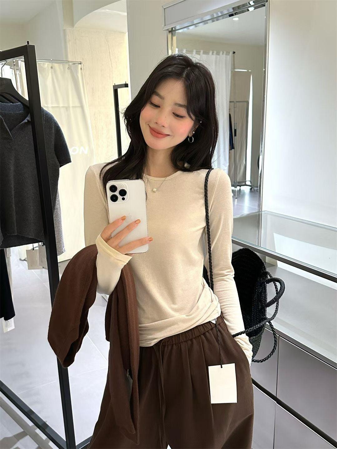 // 超親膚羊絨感多色TEE