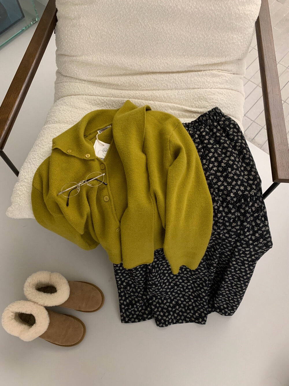 // 特別鈕扣設計連頸巾親膚CD