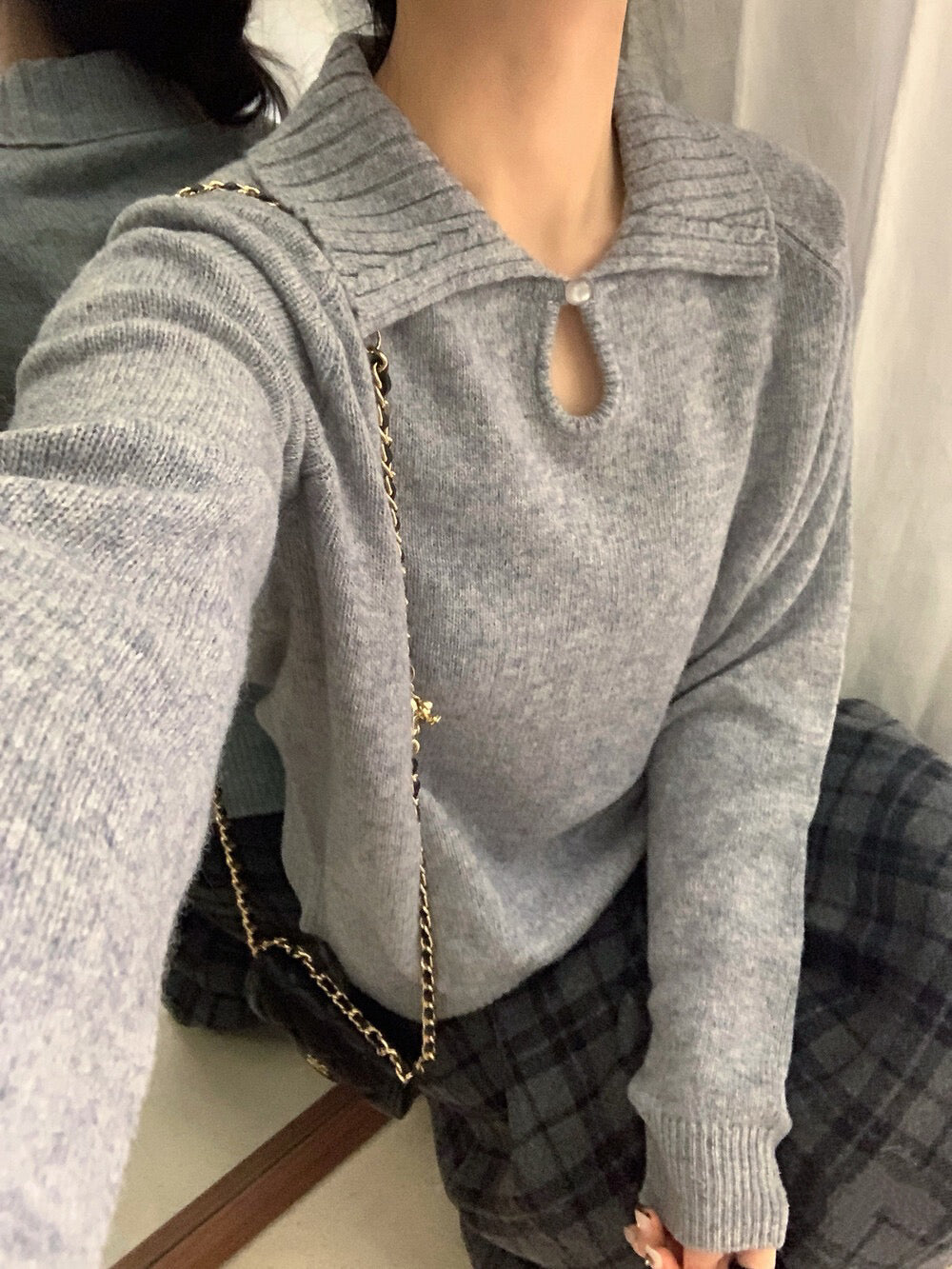 // 100%綿羊毛小鈕扣鏤空翻領NT