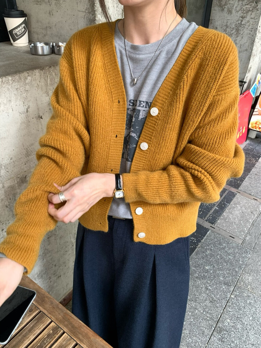 // 超soft V領8色直紋CD