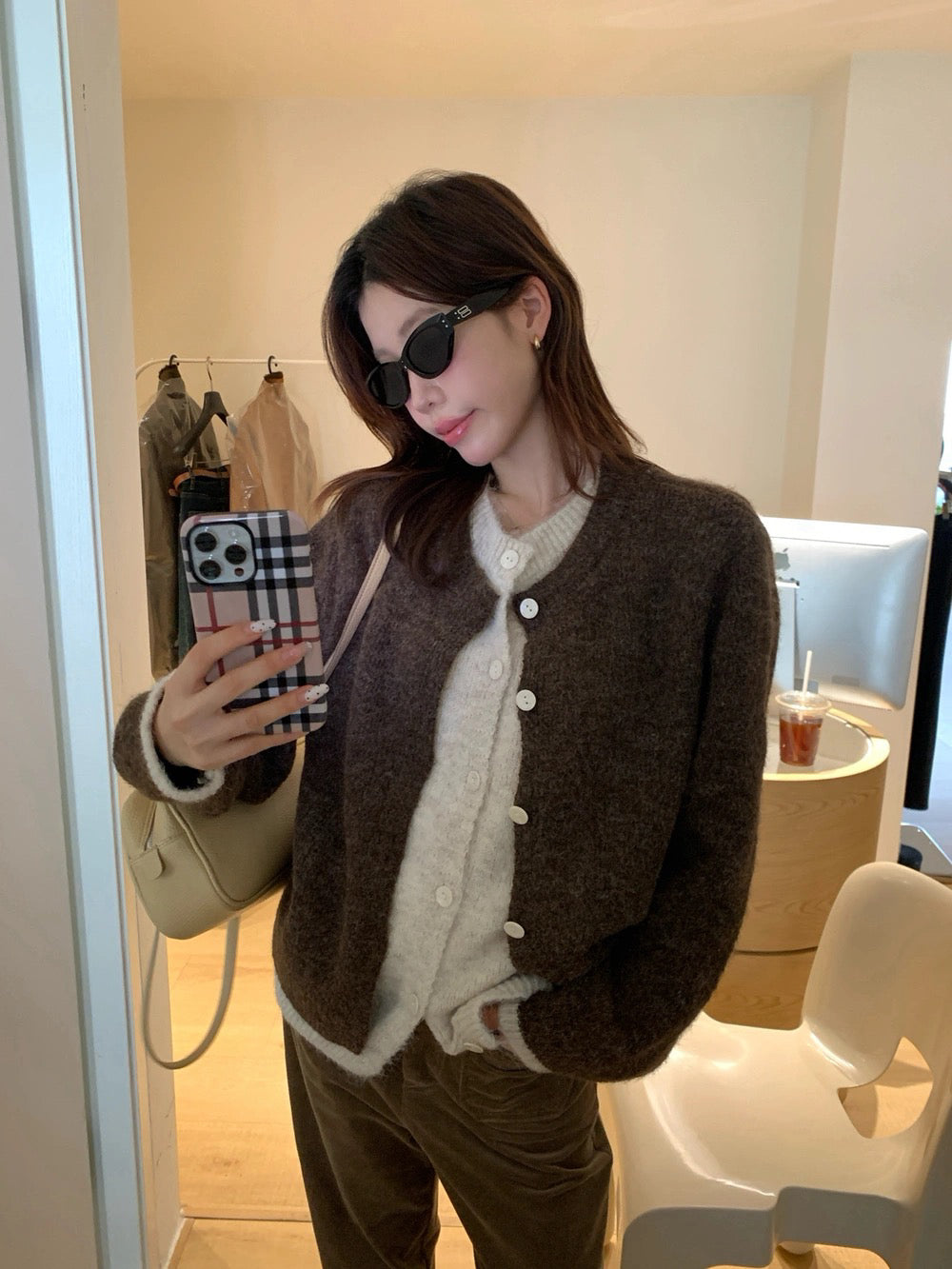 C82 / 撞色假兩件排扣圓領冷外套(8%WOOL)