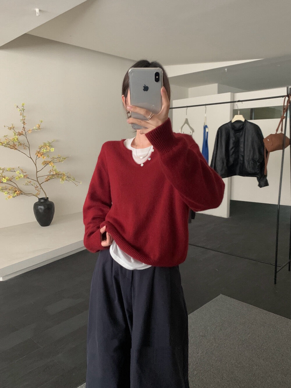 // 50%raccoon+30%cashmere超親膚小V領鈕扣NT