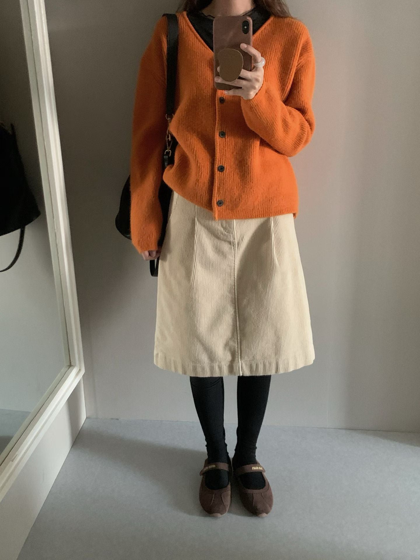 // 12色超美色系V領排扣羊絨紗CD