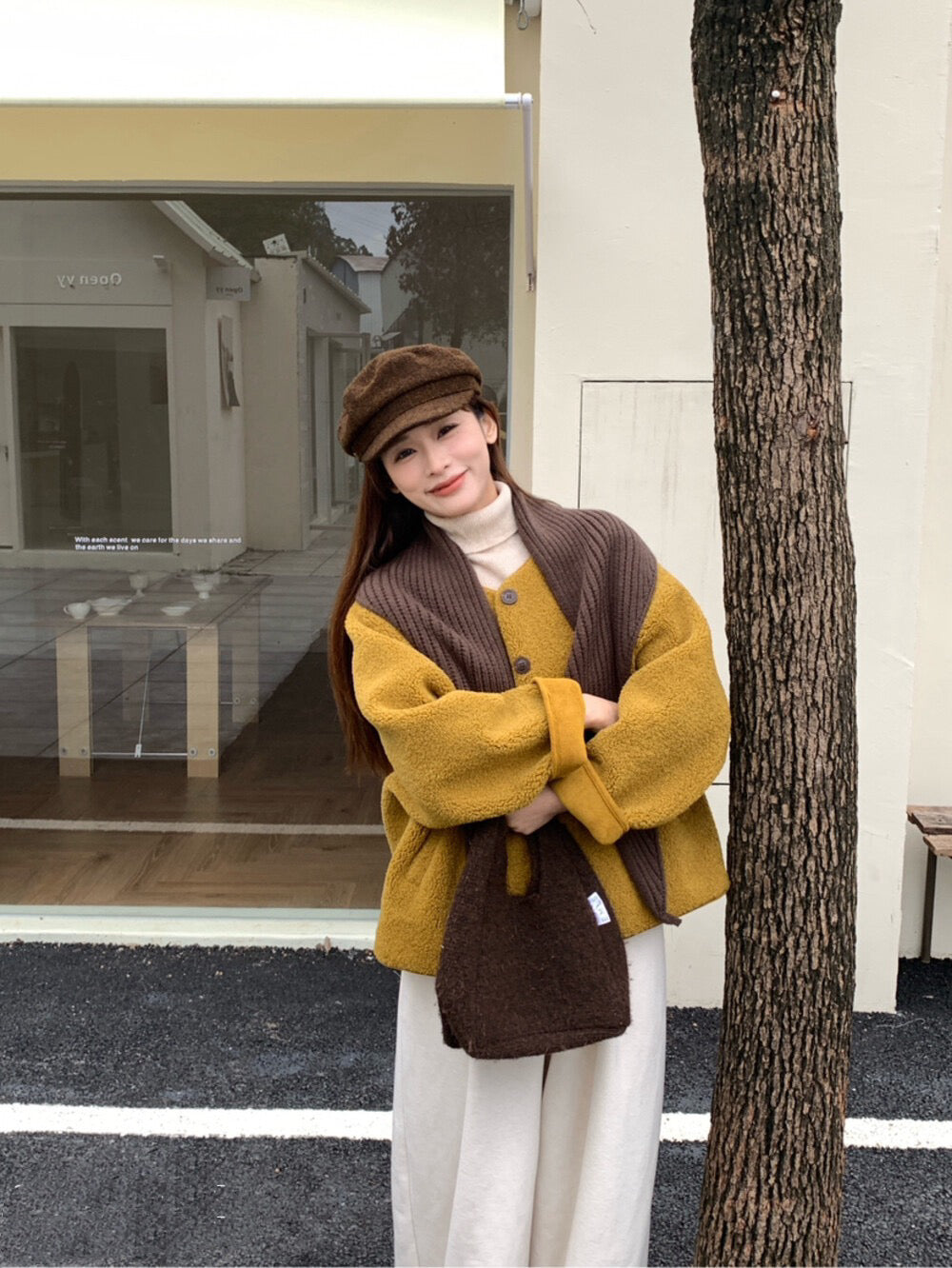 // 連披肩弧邊羊羔毛外套