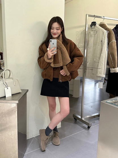 // 皮毛一體圓領拉鏈外套(連頸巾+袋仔)