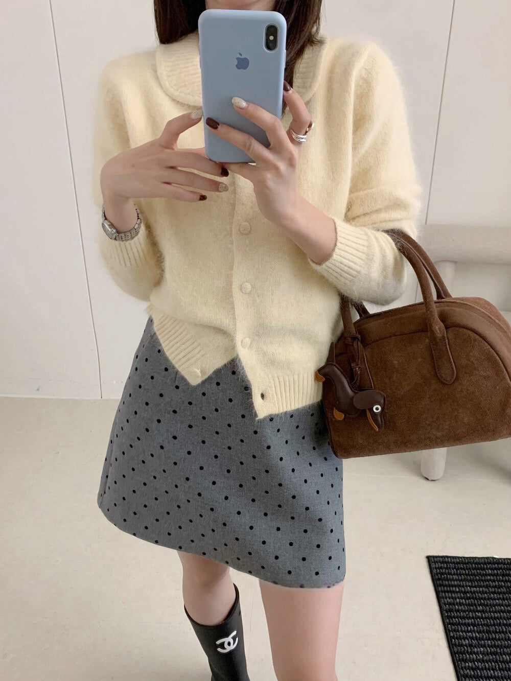 // 自帶柔光感40%兔絨圓翻領包扣NT