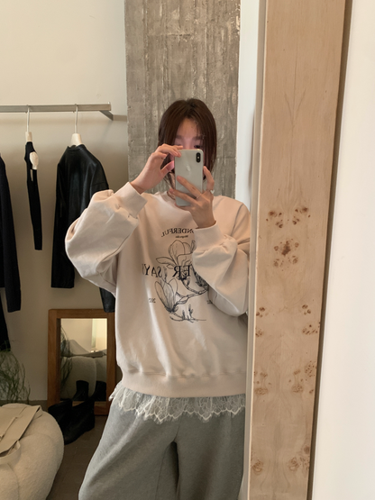 // 拼接lace腳花花圖案衛衣