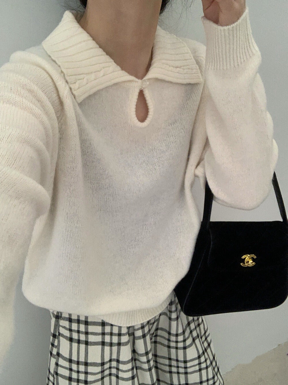 // 100%綿羊毛小鈕扣鏤空翻領NT