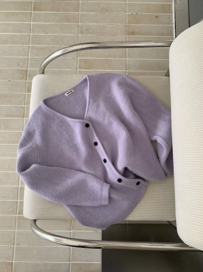 // 12色超美色系V領排扣羊絨紗CD