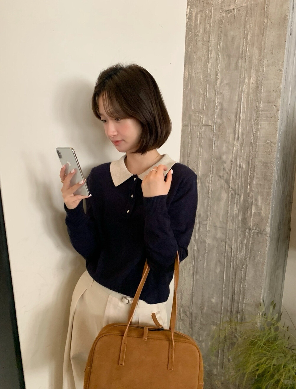 // 撞色翻領兔絨針織上衣