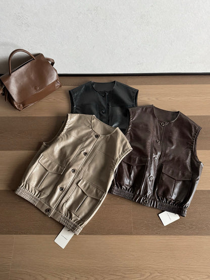 // 超帥圓領口袋彷皮背心外套