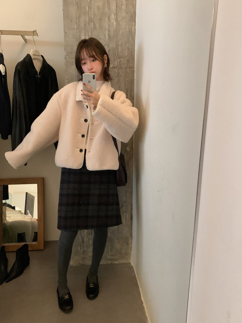 // 100%羊毛翻領毛茸茸外套