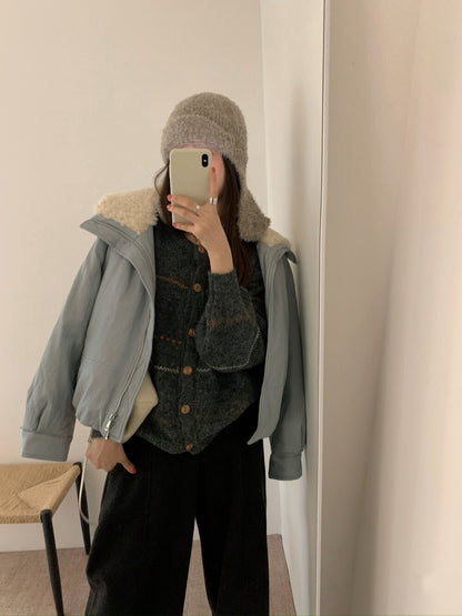 // 彩色鈎花線圓領CD