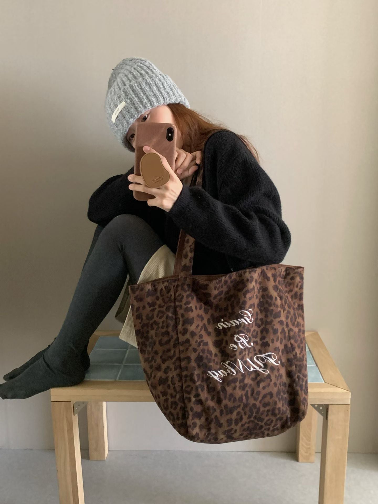 // 12色超美色系V領排扣羊絨紗CD