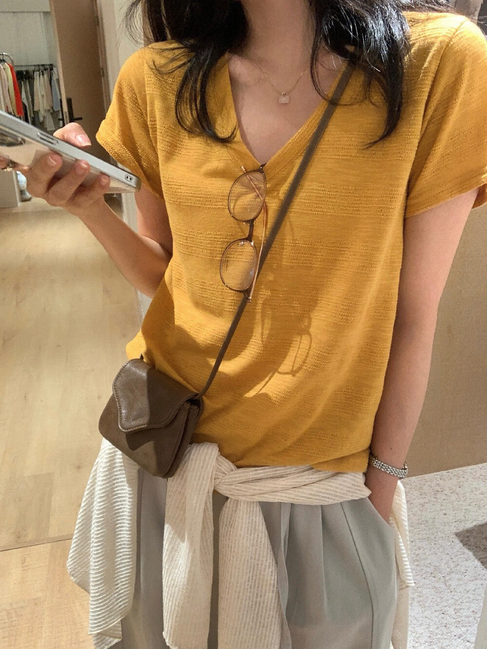 // v領肌理感短袖TEE