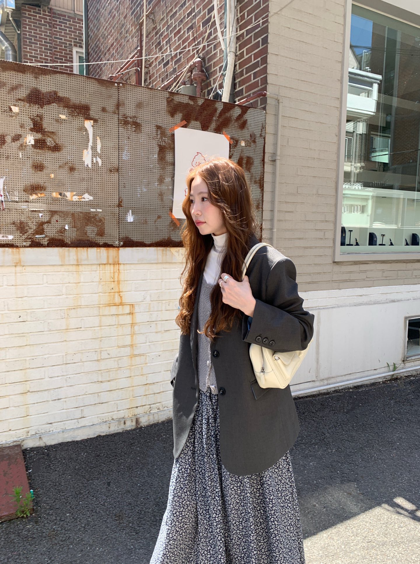 // 細節感滿滿撞色內裡西裝外套