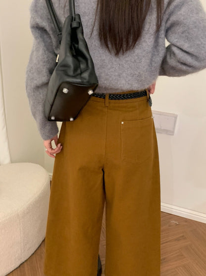 // 褲型100分微A直筒九分磨毛褲