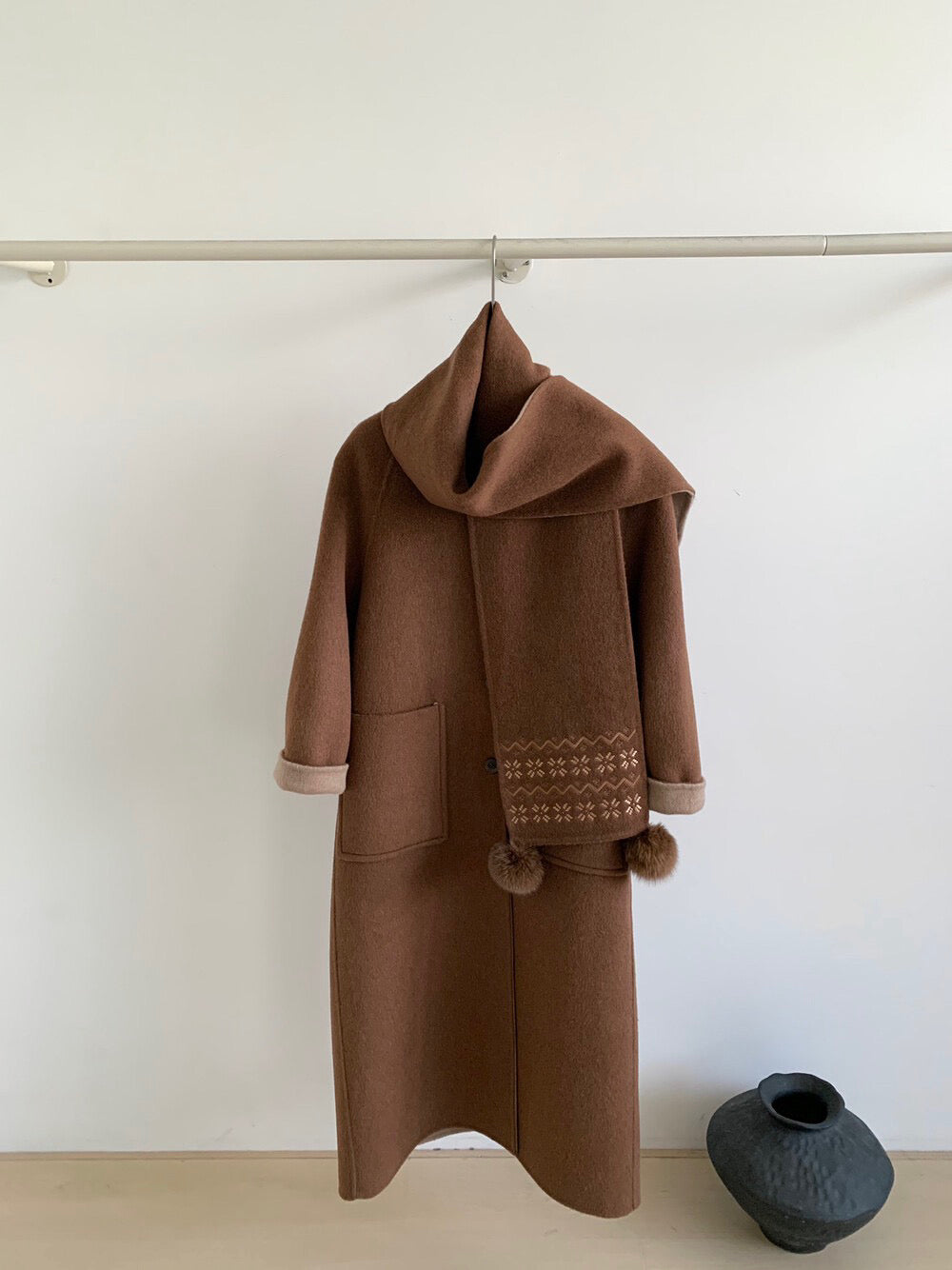 // 70%綿羊毛簡約插肩V領長款手工羊毛外套(連頸巾)