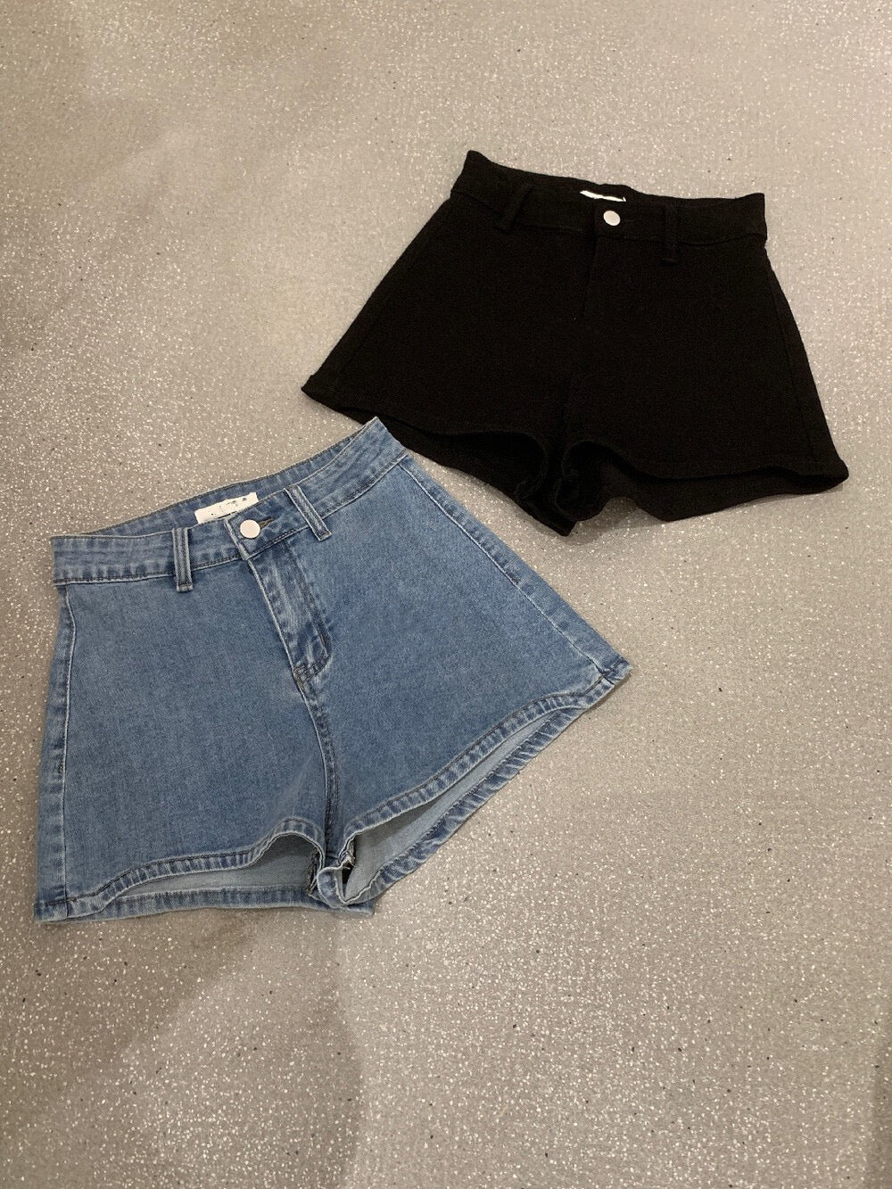 // 超顯瘦高腰牛仔短褲