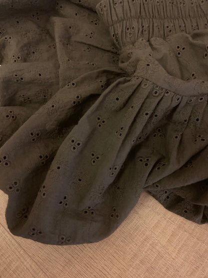 // 棉質刺繡通花泡泡腳短裙