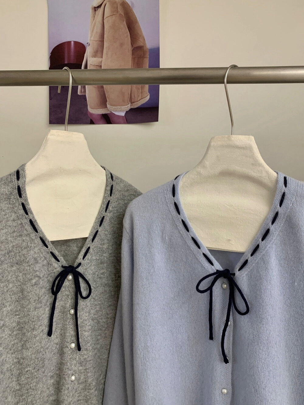 // 100%羊毛縫線蝴蝶結領口開胸NT